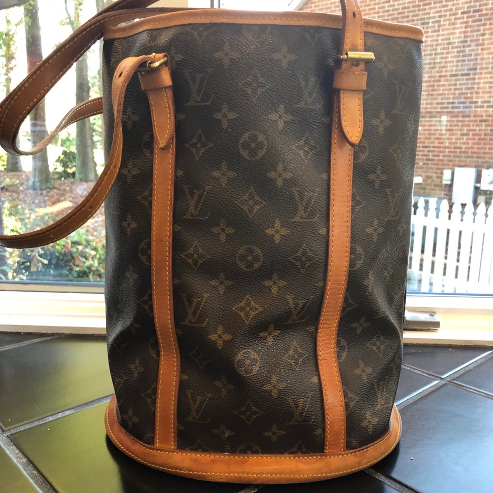 SOLD LOUIS Vuitton Bucket Bag GM